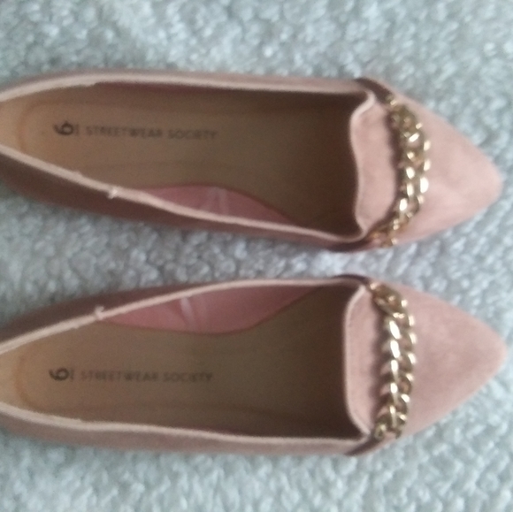 Pink with gold breaded on top of shoes - Picture 3 of 5